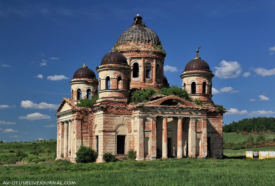 Abandoned church, Pyatino village, Russia, photo 3