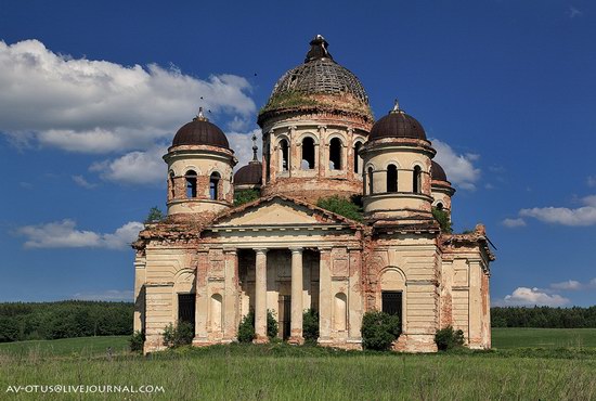 Abandoned church, Pyatino village, Russia, photo 5