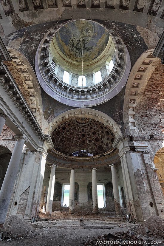 Abandoned church, Pyatino village, Russia, photo 8