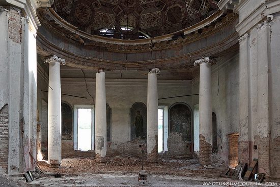 Abandoned church, Pyatino village, Russia, photo 9