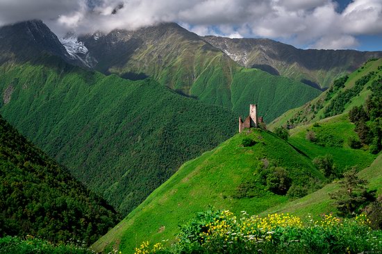 Majestic landscapes of the mountain Ingushetia, Russia, photo 8