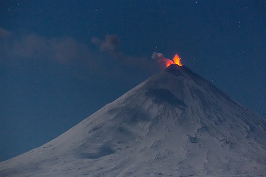 Klyuchevskaya Sopka volcano eruption, Kamchatka, Russia, photo 3