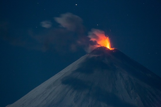 Klyuchevskaya Sopka volcano eruption, Kamchatka, Russia, photo 4