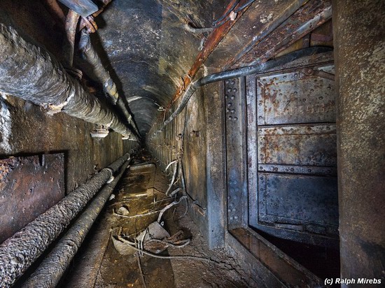 Abandoned coastal battery, Kola Peninsula, Russia, photo 9