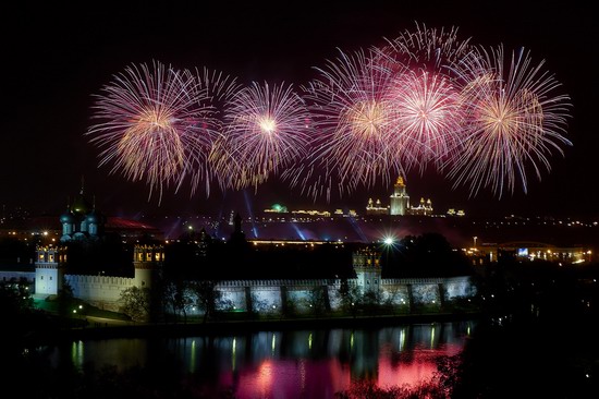 Fireworks on Victory Day in Moscow, Russia, photo 1