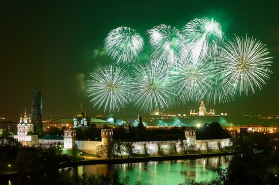 Fireworks on Victory Day in Moscow, Russia, photo 4