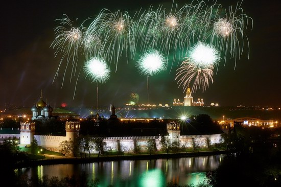 Fireworks on Victory Day in Moscow, Russia, photo 5