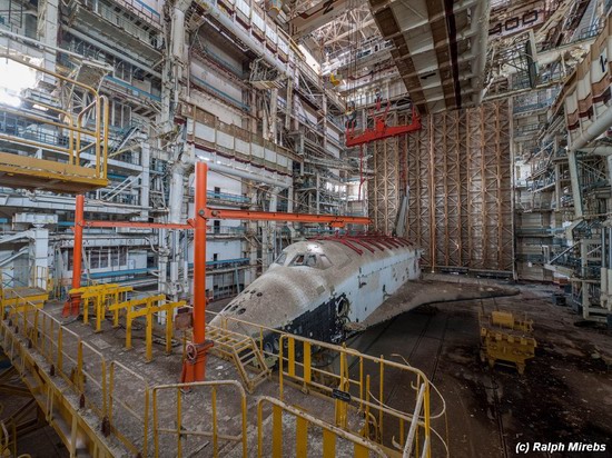 Abandoned spaceships Energy-Buran, Baikonur cosmodrome, photo 16