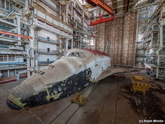 Abandoned spaceships Energy-Buran, Baikonur cosmodrome, photo 18