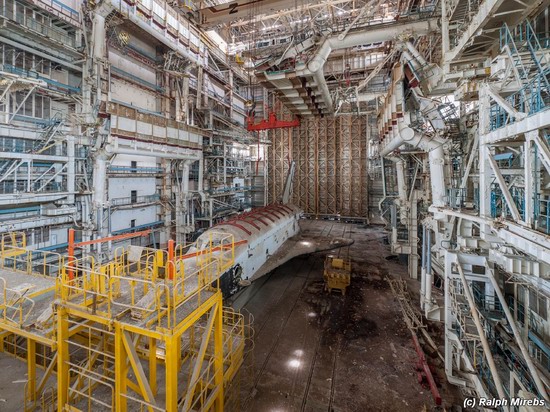 Abandoned spaceships Energy-Buran, Baikonur cosmodrome, photo 28