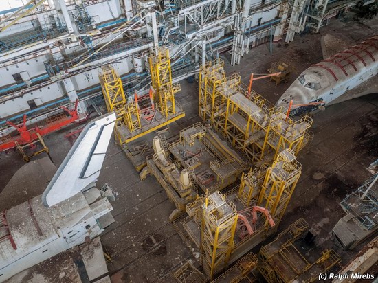 Abandoned spaceships Energy-Buran, Baikonur cosmodrome, photo 5