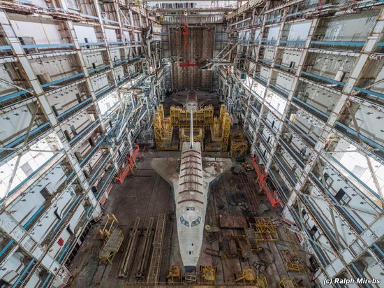 Abandoned spaceships Energy-Buran, Baikonur cosmodrome, photo 6