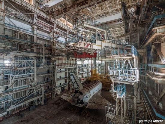 Abandoned spaceships Energy-Buran, Baikonur cosmodrome, photo 9