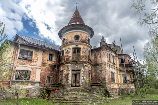 Abandoned manor of the architect Khrenov in Zaklyuchye, Tver region, Russia, photo 5