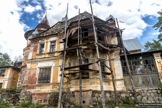 Abandoned manor of the architect Khrenov in Zaklyuchye, Tver region, Russia, photo 7