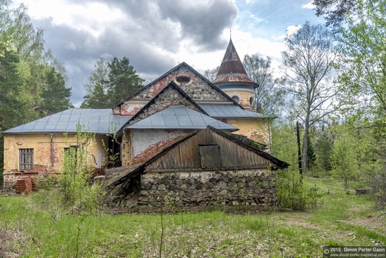 Abandoned manor of the architect Khrenov in Zaklyuchye, Tver region, Russia, photo 9