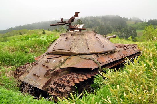 Abandoned tanks, Shikotan Island, Sakhalin region, Russia, photo 3
