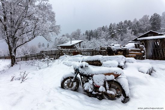 Snowy winter on Lake Teletskoye, Russia, photo 11