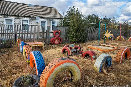 Strange self-made outdoor toys in Russia, photo 3