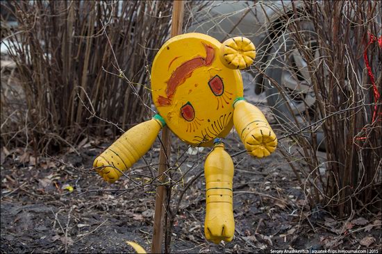 Strange self-made outdoor toys in Russia, photo 6