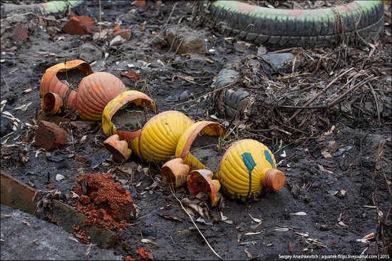 Strange self-made outdoor toys in Russia, photo 8