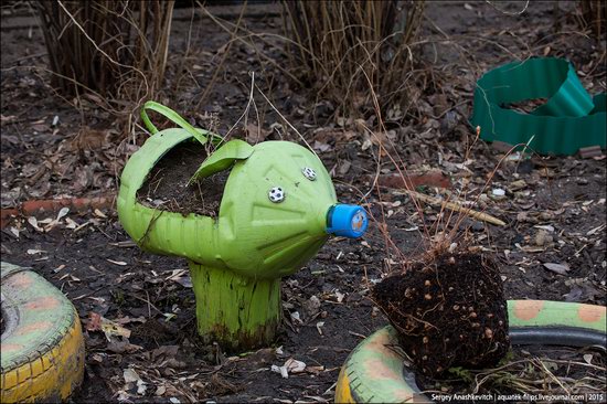 Strange self-made outdoor toys in Russia, photo 9