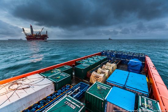 Oil production on the shelf in the Russian Arctic, photo 12