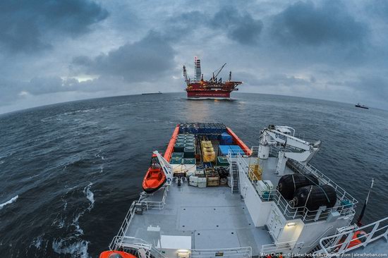 Oil production on the shelf in the Russian Arctic, photo 21