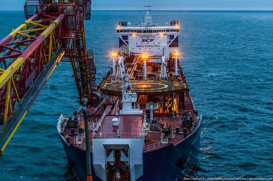 Oil production on the shelf in the Russian Arctic, photo 8