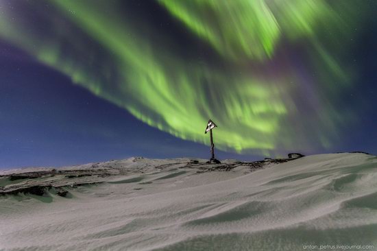 The sky in shades of emerald in northern Russia, photo 4