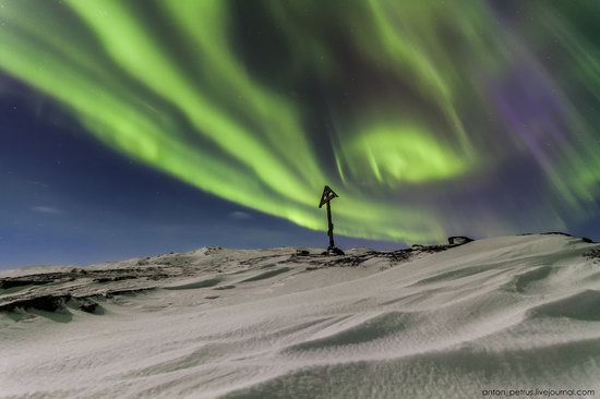 The sky in shades of emerald in northern Russia, photo 6