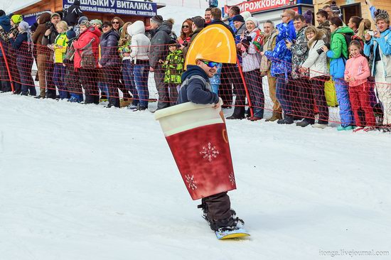 The carnival-parade at the festival GrelkaFest in Sheregesh, Russia, photo 12