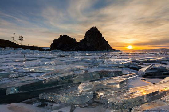 The beauty of the ice of Lake Baikal, Russia, photo 10