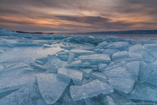 The beauty of the ice of Lake Baikal, Russia, photo 11