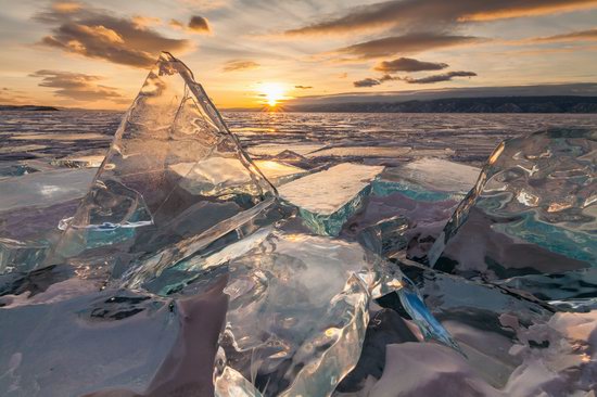 The beauty of the ice of Lake Baikal, Russia, photo 12