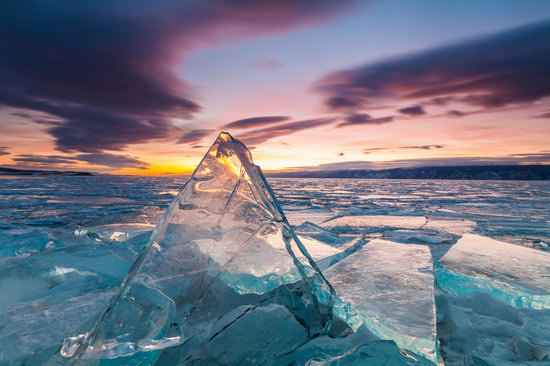 The beauty of the ice of Lake Baikal, Russia, photo 13