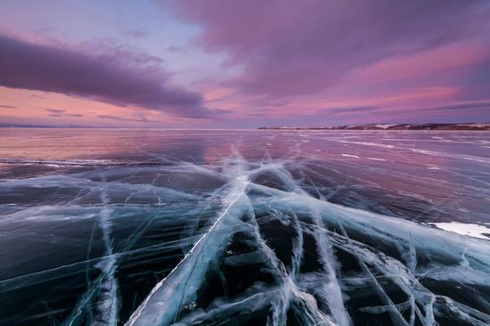 The beauty of the ice of Lake Baikal, Russia, photo 14