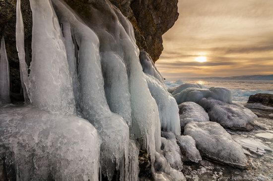 The beauty of the ice of Lake Baikal, Russia, photo 16