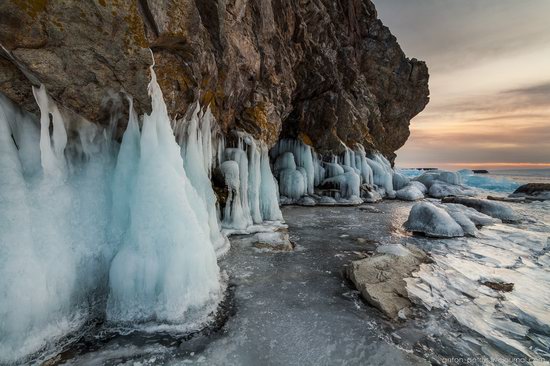 The beauty of the ice of Lake Baikal, Russia, photo 17