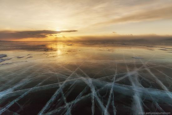 The beauty of the ice of Lake Baikal, Russia, photo 2