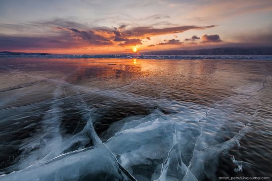 The beauty of the ice of Lake Baikal, Russia, photo 3