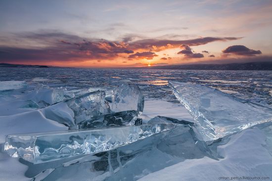 The beauty of the ice of Lake Baikal, Russia, photo 5