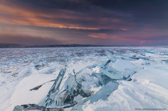 The beauty of the ice of Lake Baikal, Russia, photo 6