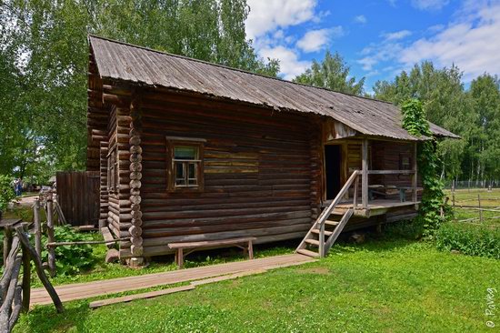 Wooden architecture museum Kostroma Sloboda, Russia, photo 5