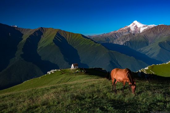 Climbing Stolovaya Mountain, Caucasus, Russia, photo 1