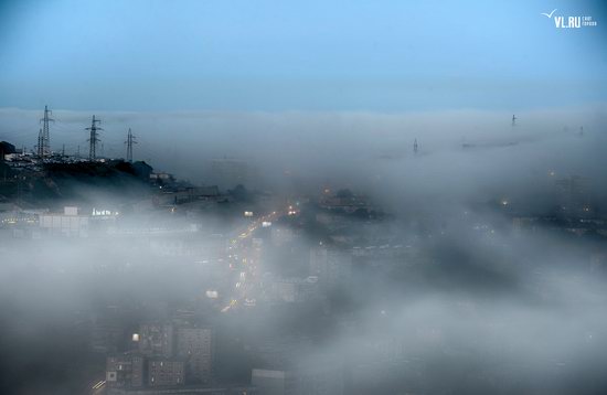 Foggy day in Vladivostok, Russia, photo 3