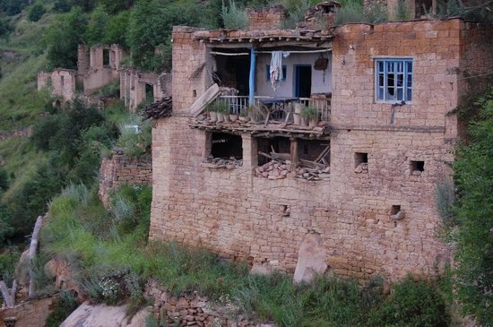 Abandoned Gamsutl village, Dagestan, Russia, photo 19