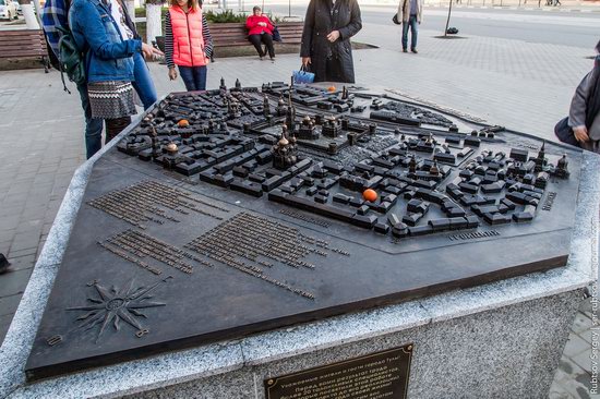 Bronze monument Miniature Tula, Russia, photo 1