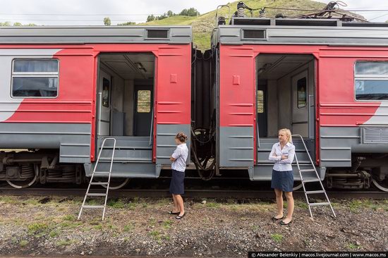 The train ride along Lake Baikal, Russia, photo 8