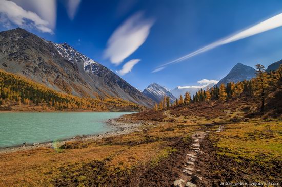 Golden autumn in the Altai Mountains, Russia, photo 3